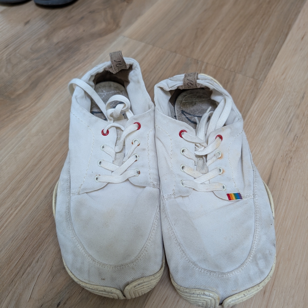 Wildling White Barefoot Shoes Size 40 GUC